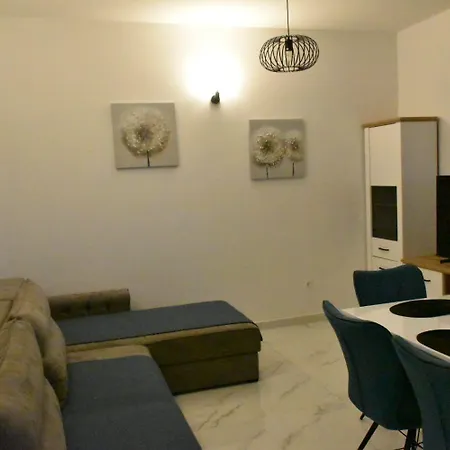 Ferienwohnung Fuer 4 Personen Ca 70 Qm In Zadar, Dalmatien Und Umgebung דירה *