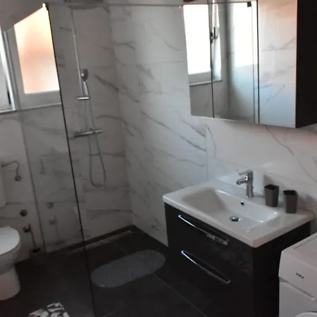 Ferienwohnung Fuer 4 Personen Ca 70 Qm In Zadar, Dalmatien Und Umgebung *