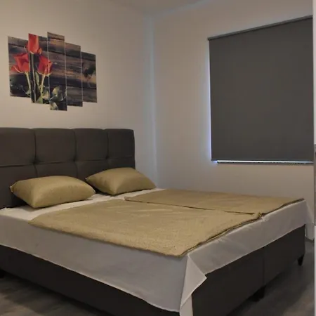 Ferienwohnung Fuer 4 Personen Ca 70 Qm In Zadar, Dalmatien Und Umgebung דירה